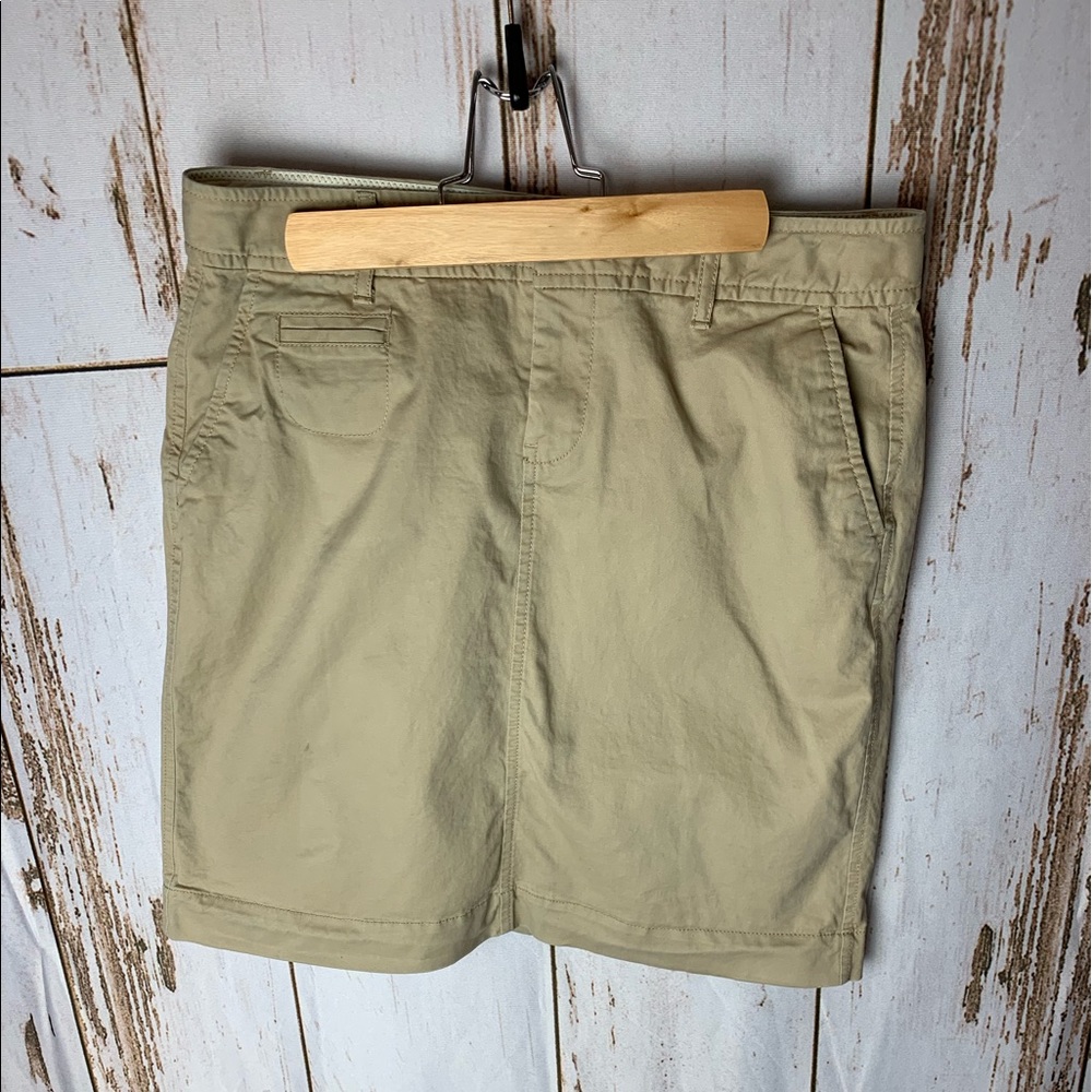 Old navy perfect pencil khaki shirt size 4